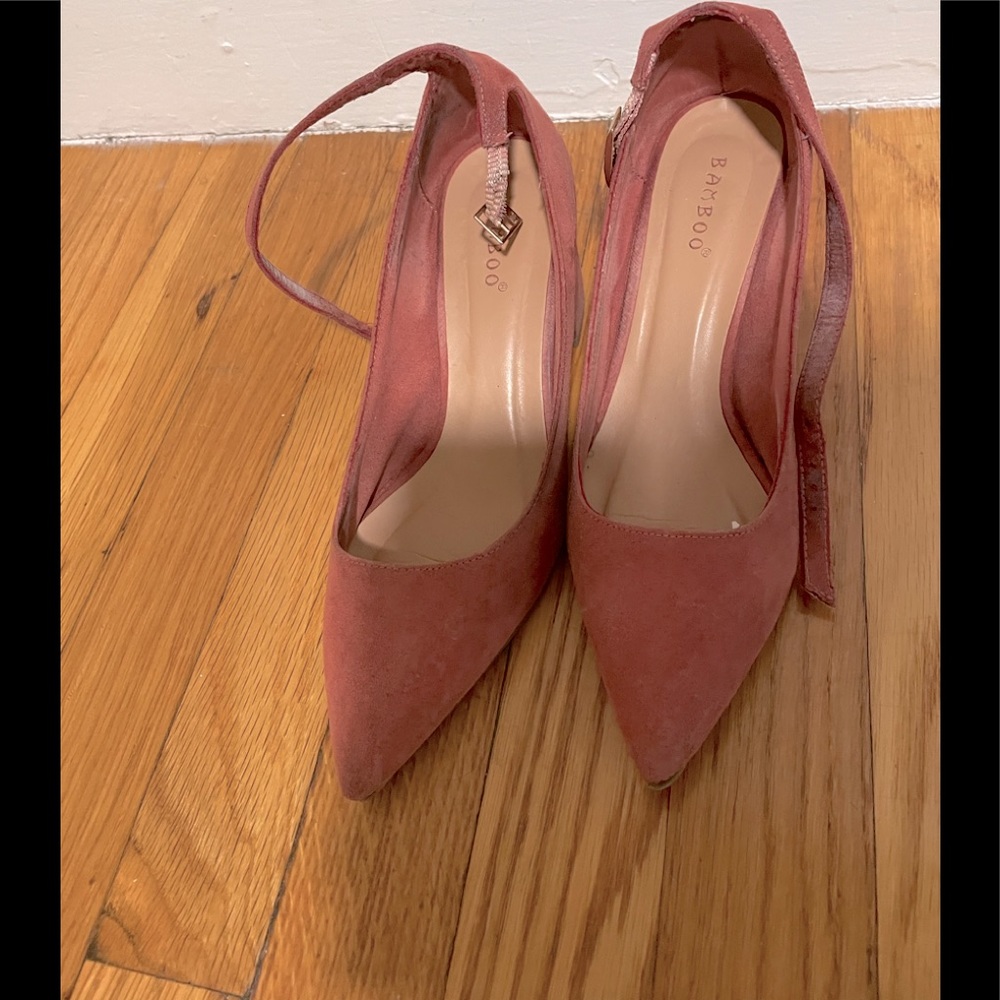 Block heel shoe